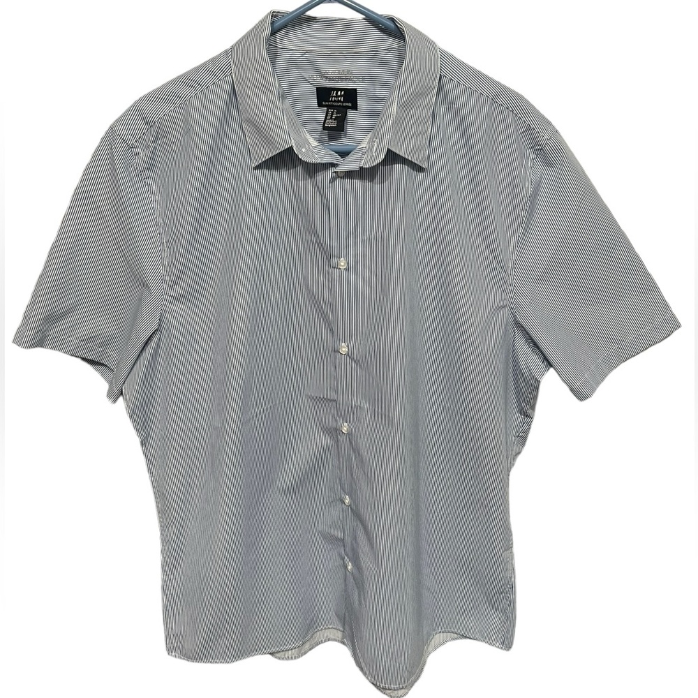 H&M Men’s Short Sleeve Collared Button-Down Shirt - Blue and White Stripes XL